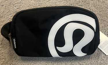 Lululemon Lululemon Everywhere Belt Bag 2L Limite… - image 1