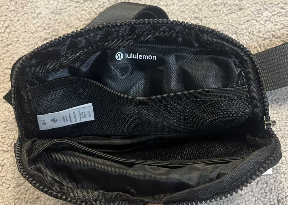 Lululemon Lululemon Everywhere Belt Bag 2L Limite… - image 3