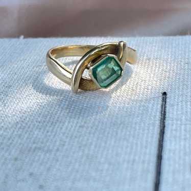 18kt gold emerald ring - image 1