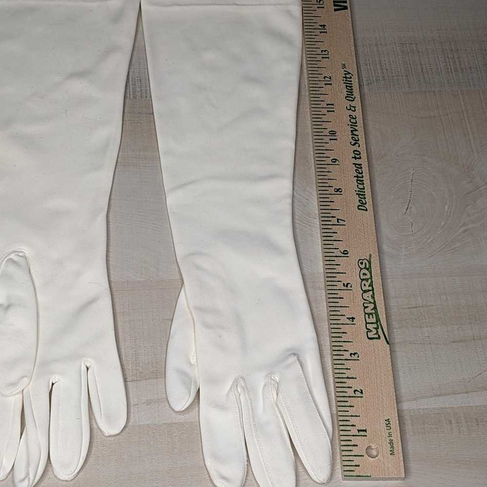 Crescendoe Vintage Gloves - image 10