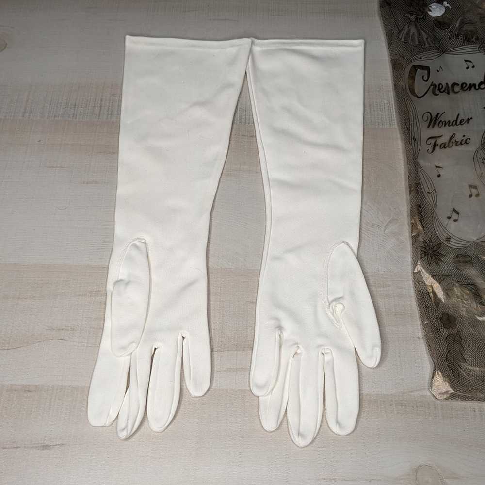 Crescendoe Vintage Gloves - image 5