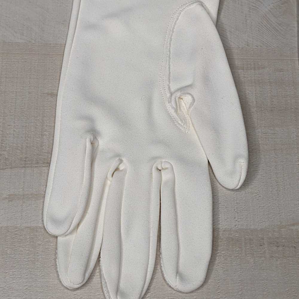 Crescendoe Vintage Gloves - image 6