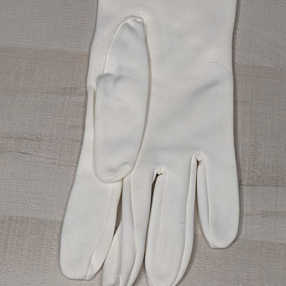 Crescendoe Vintage Gloves - image 7