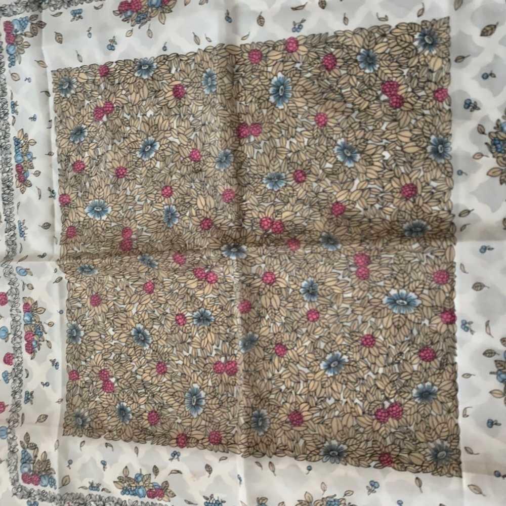 Vintage floral sheer scarf - image 3