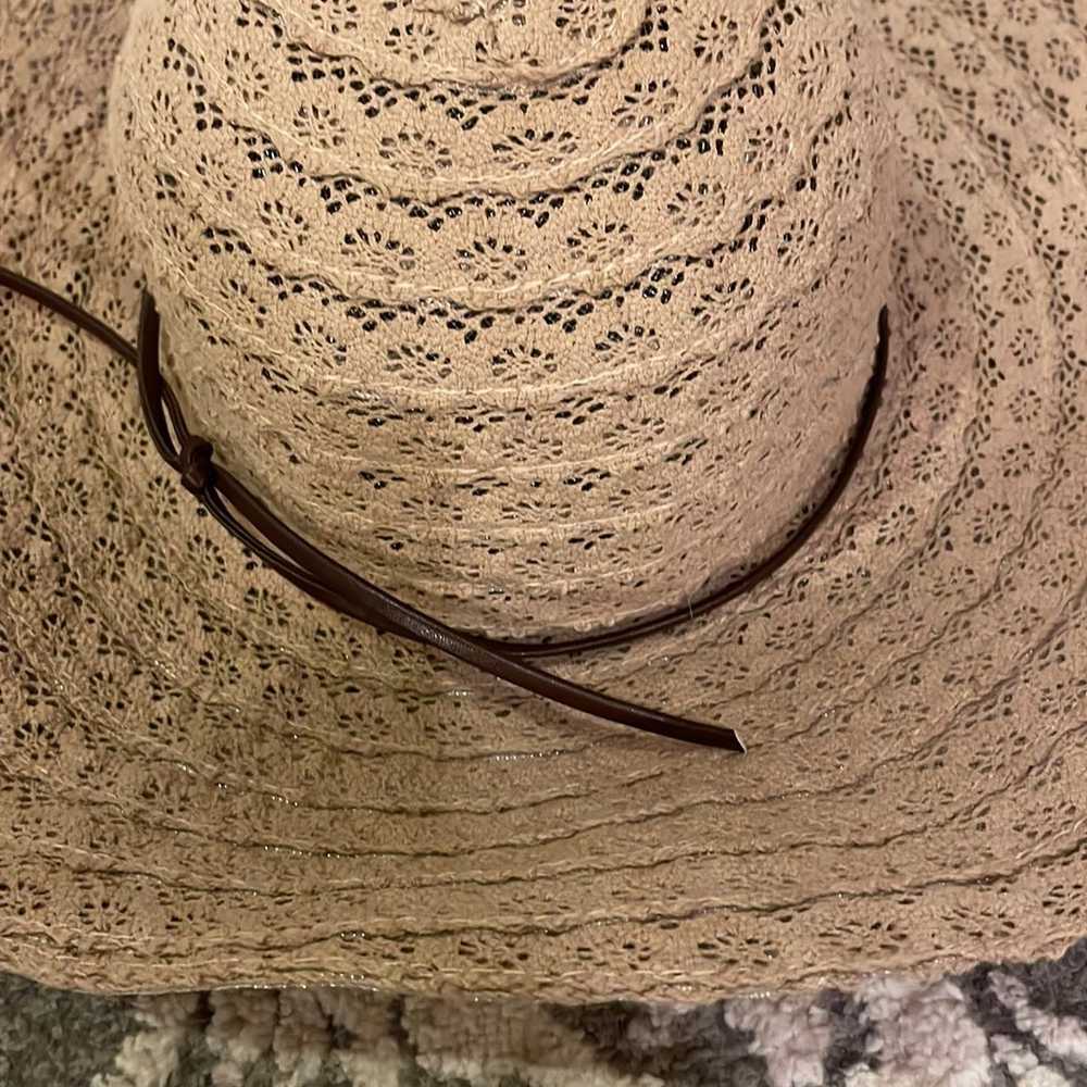 Beautiful, classy sun hat - image 3