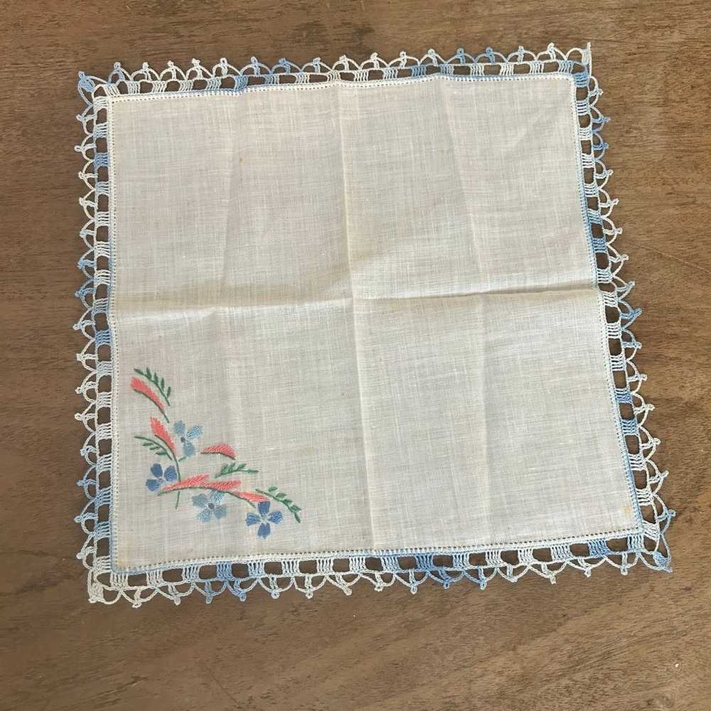 Vintage 1950s Ladies Dainty Hankerchiefs. Set of 4 - image 8