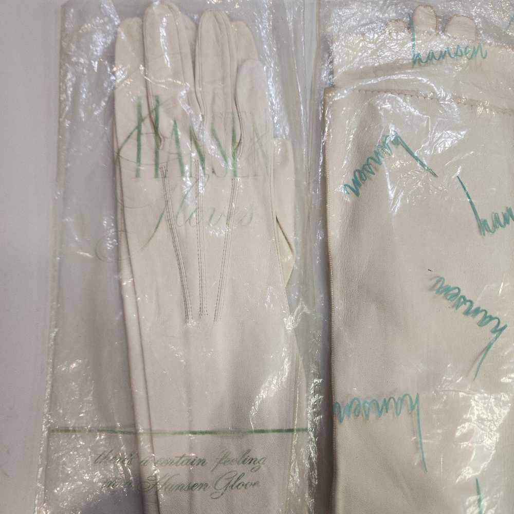 Vintage Ladies Dress Gloves New in Package - image 2