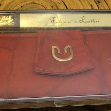 Vintage Di Lido woman's red leather wallet