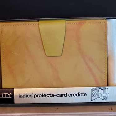 Vintage Amity Ladies Wallet Protecta Card Cowhide 