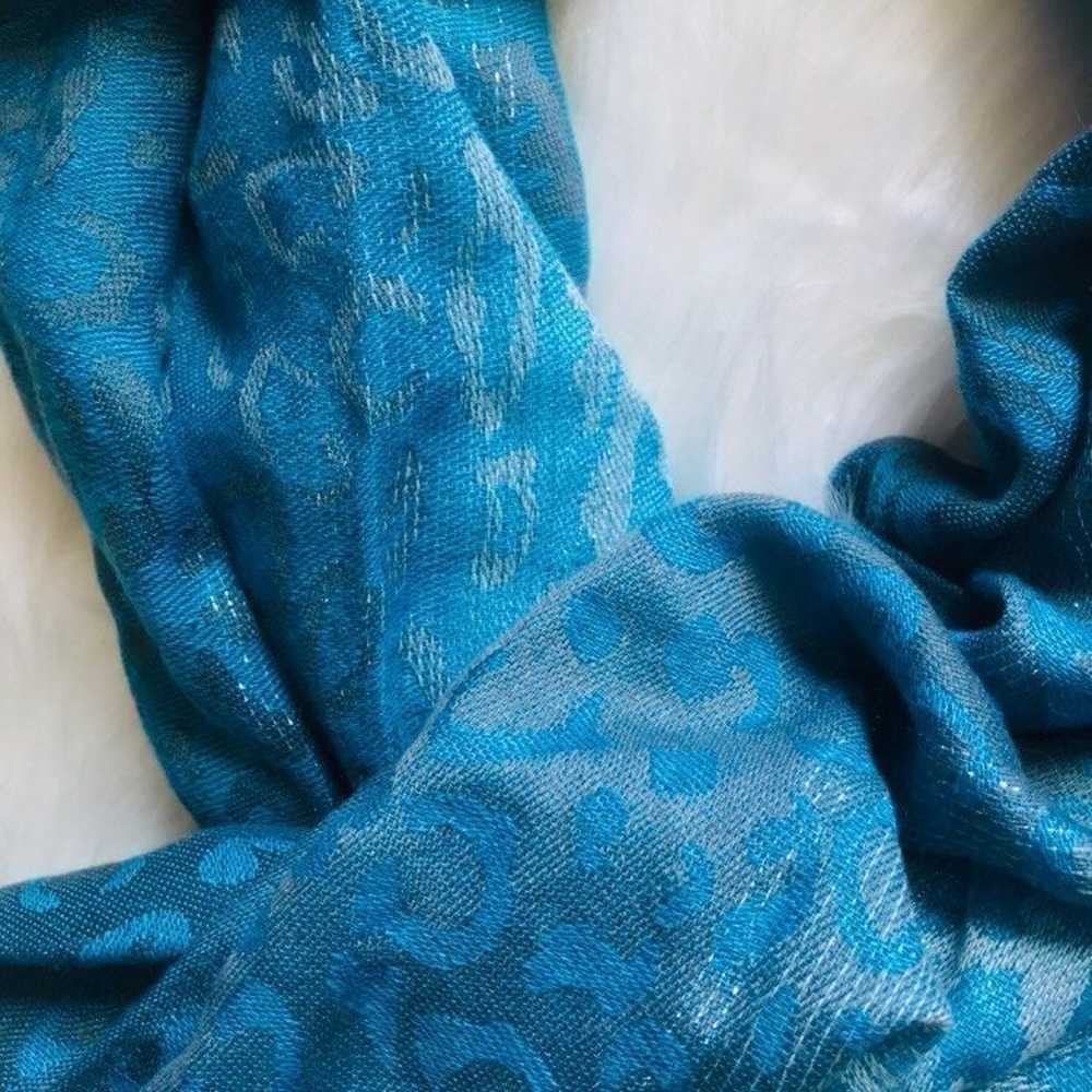 MULTI BLUE & SILVER LEOPARD PRINT SCARF - image 6