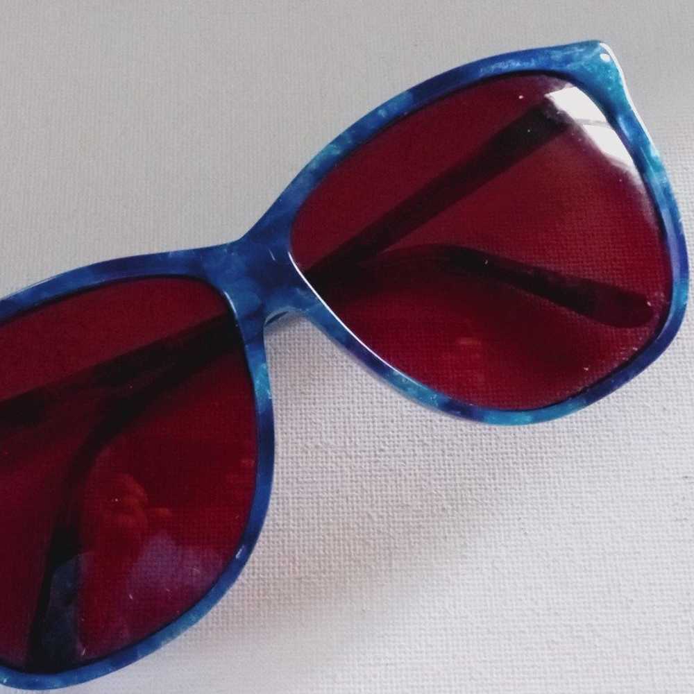 Vintage Oleg Cassini Blue Marbled Sunglasses NOS - image 1