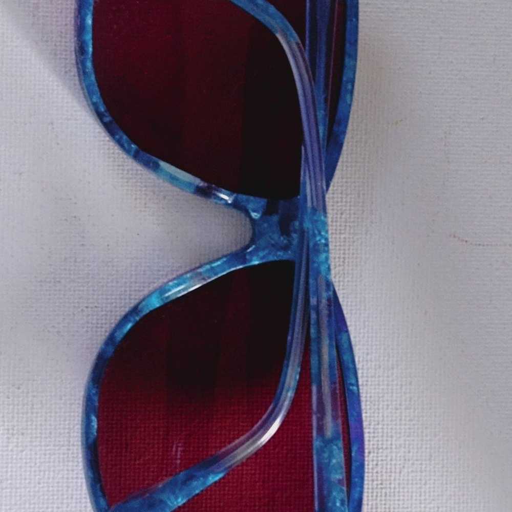 Vintage Oleg Cassini Blue Marbled Sunglasses NOS - image 5