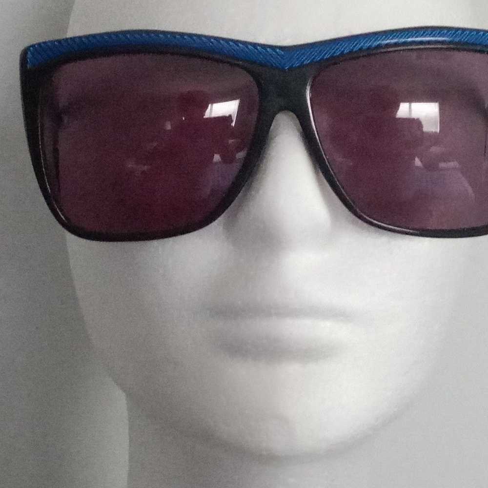 Vintage Blue/Black Sunglasses NOS - image 4