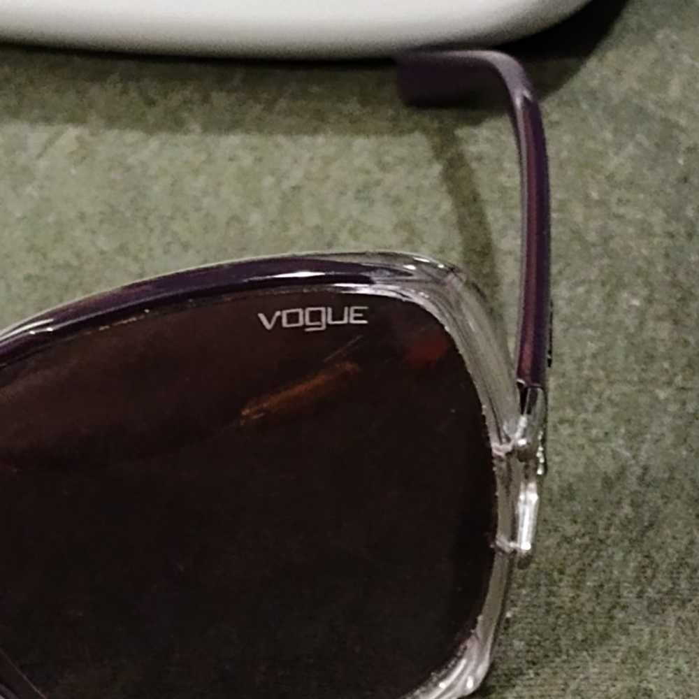 Authentic and VINTAGE VOGUE Sunglasses (Made in I… - image 7