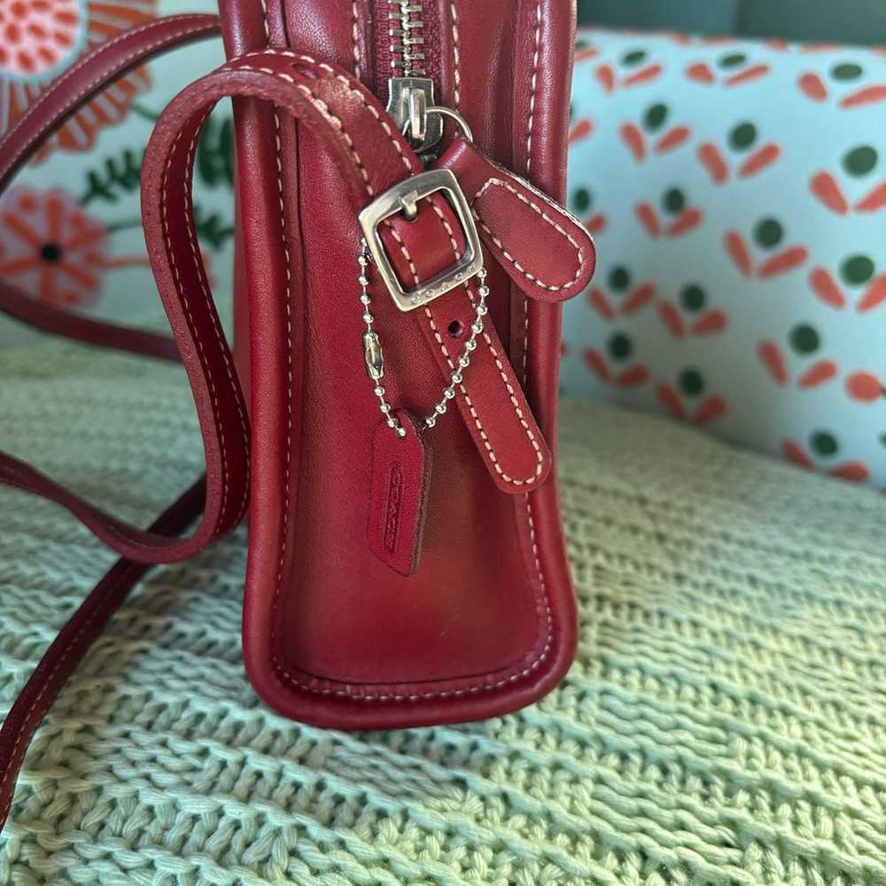 Vintage Coach Bellini Zip 9139 In Apple Red - image 4