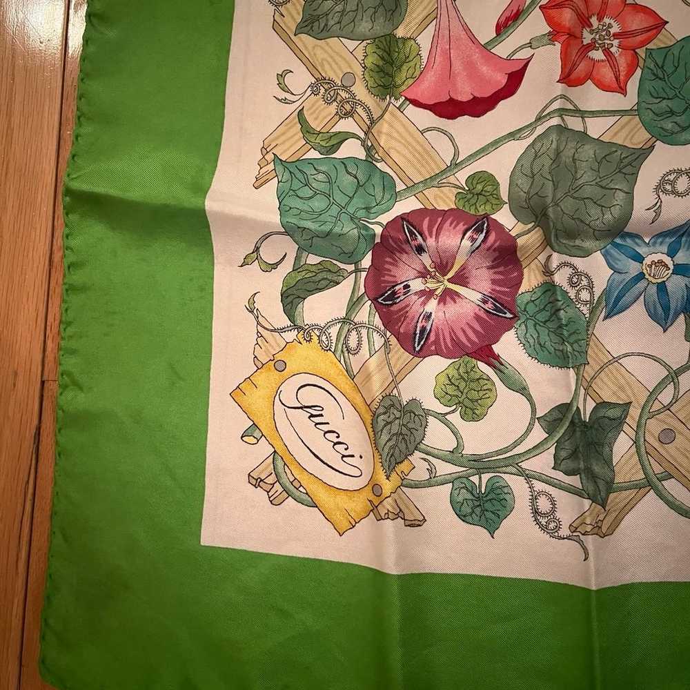 Vintage Gucci silk scarf - image 5