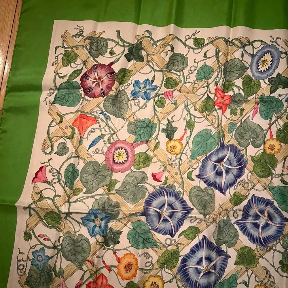 Vintage Gucci silk scarf - image 8