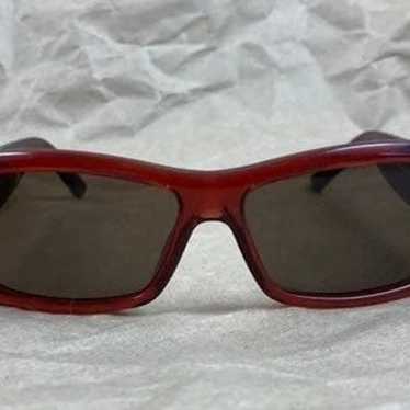 Gucci Square Frame Sunglasses in Red