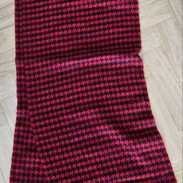 MICHEL KLEIN houndstooth pattern scarf red/black - image 1