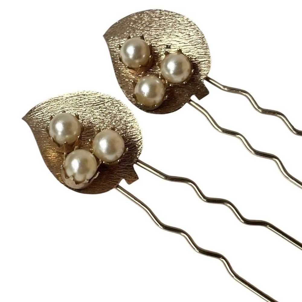 Set of 2 Vintage Faux Pearl Gold Tone Hair Pins B… - image 3