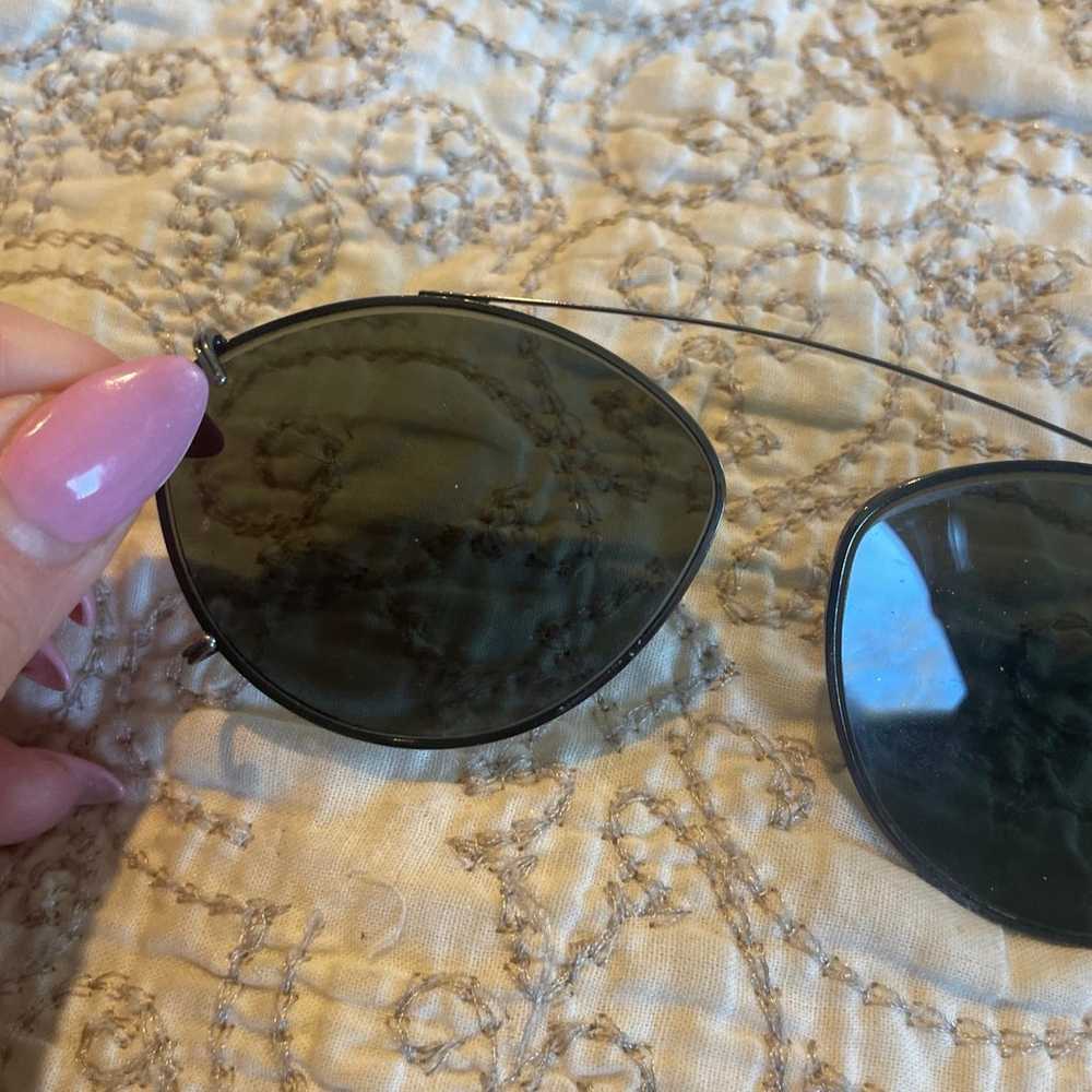 1 Pair Vintage Clip On Sun Black Glasses - image 4