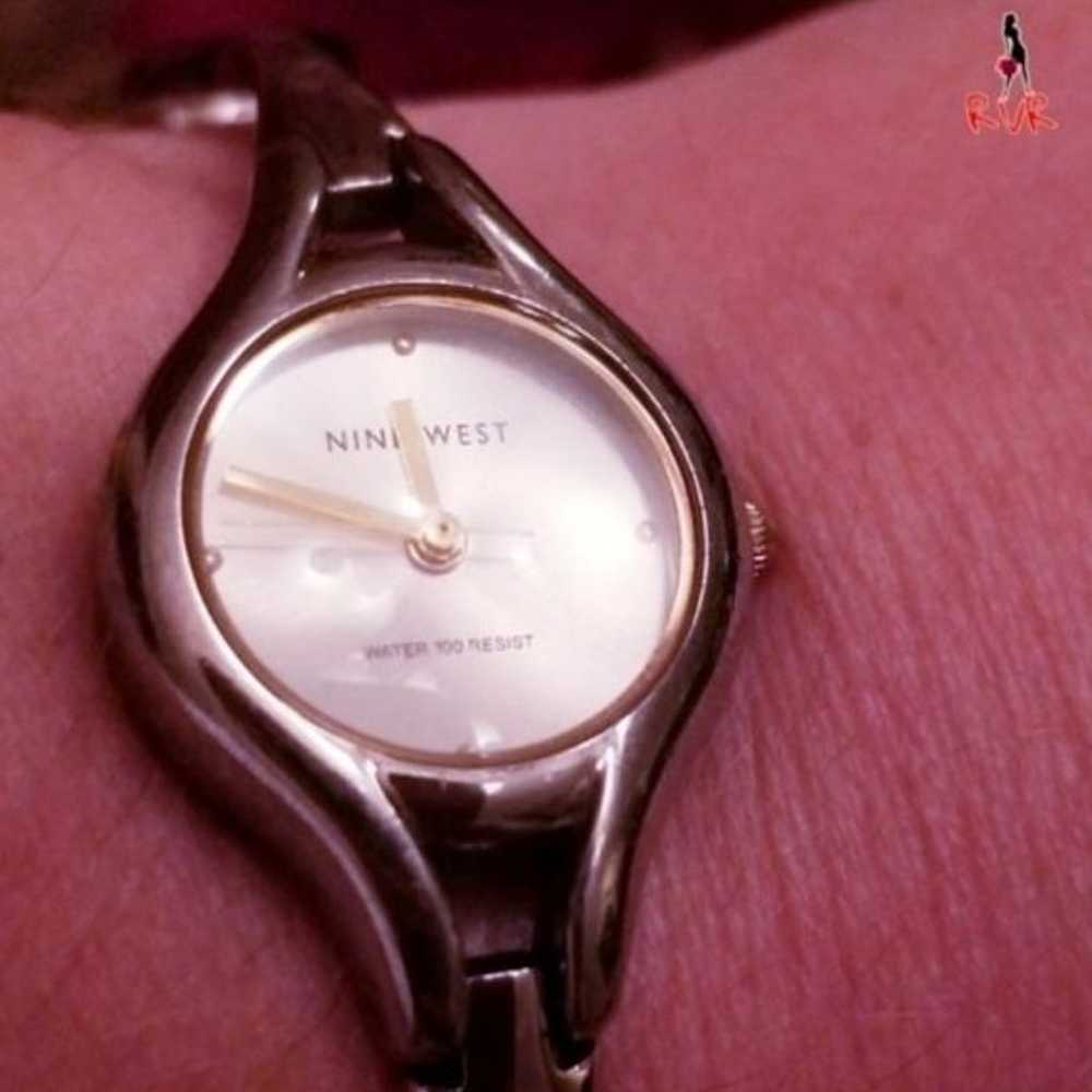 VINTAGE NINE WEST SILVER WATER PROOF LADIES WATCH - image 3