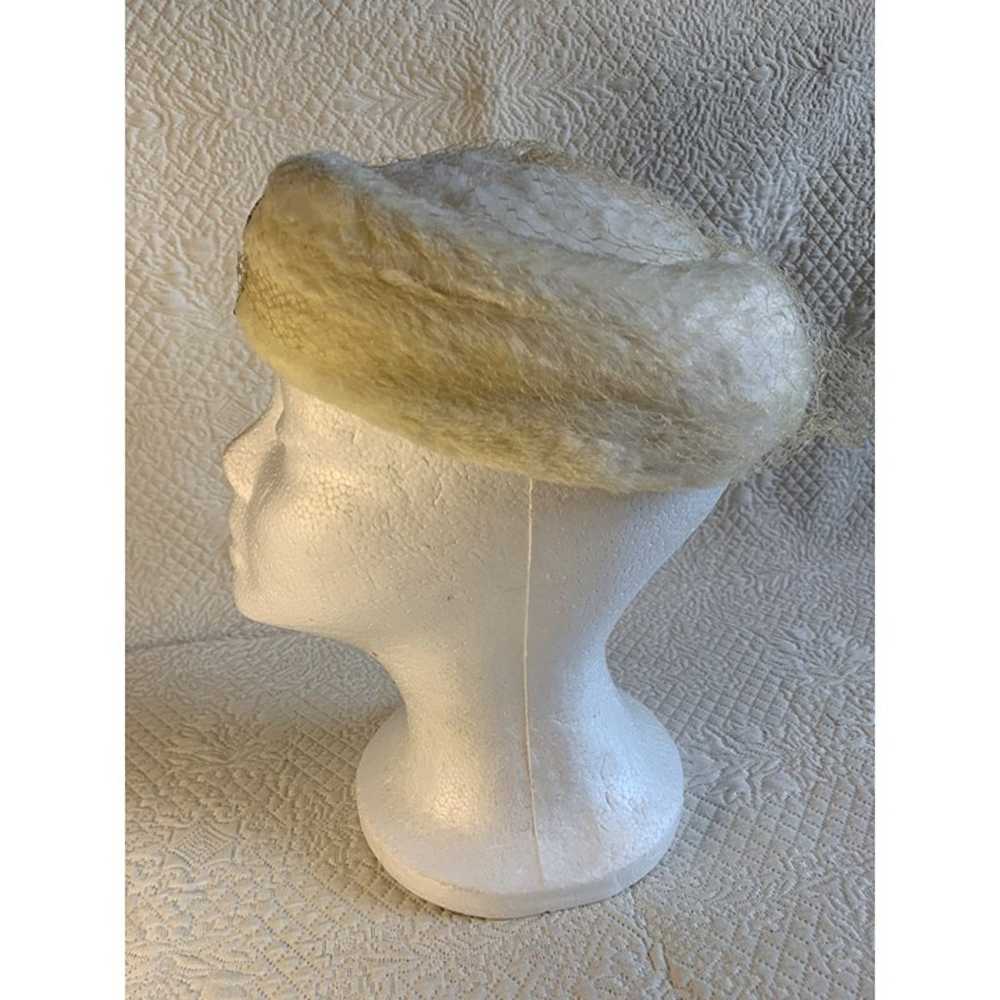 Vintage Ladies Pillbox Hat & Cream Sequins Accent… - image 2