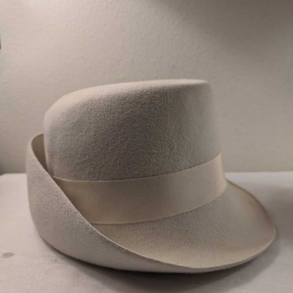 Two Vintage Mid-Century Classical Hats - image 4