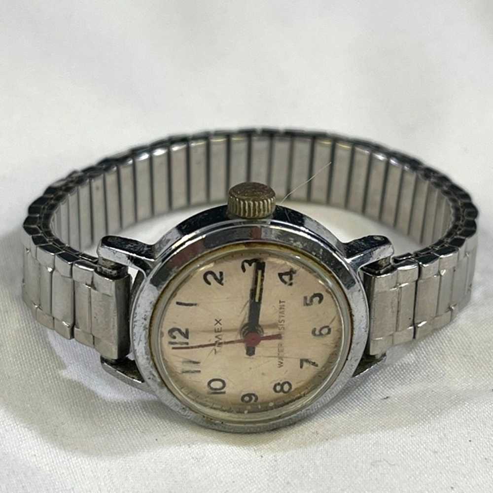 Vintage Timex Women's Silver Water Resistant Watc… - image 1