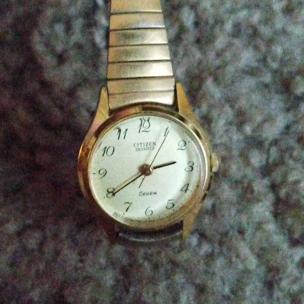 Women's vintage Citizen Quartz watch - image 2