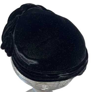 Vintage Velvet Beret Hard Shell hat