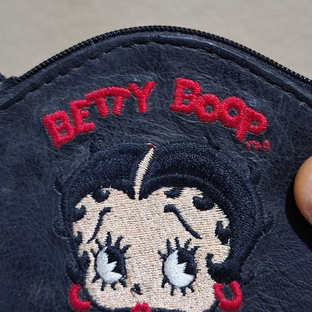 Super Cute Vintage Embroidered 1995 Betty Boop Bl… - image 3