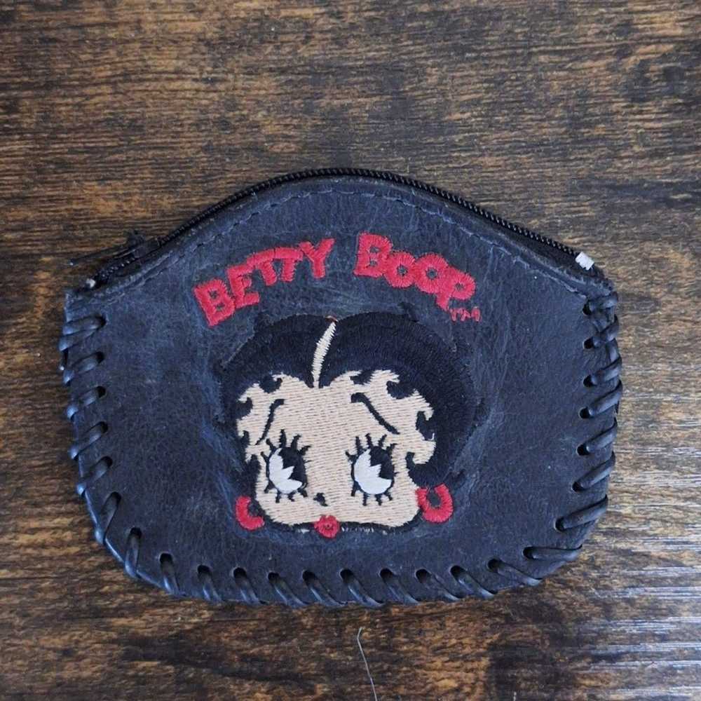 Super Cute Vintage Embroidered 1995 Betty Boop Bl… - image 4