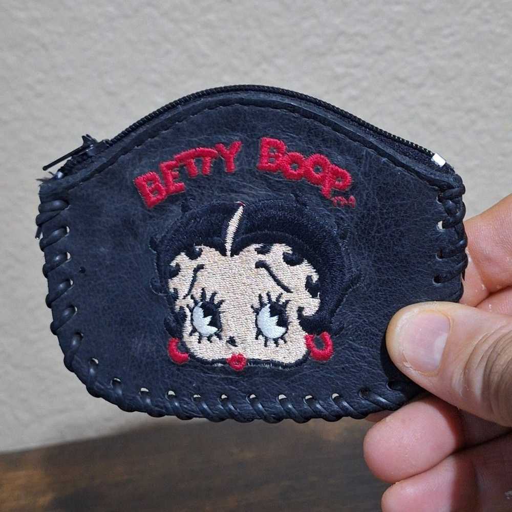 Super Cute Vintage Embroidered 1995 Betty Boop Bl… - image 9