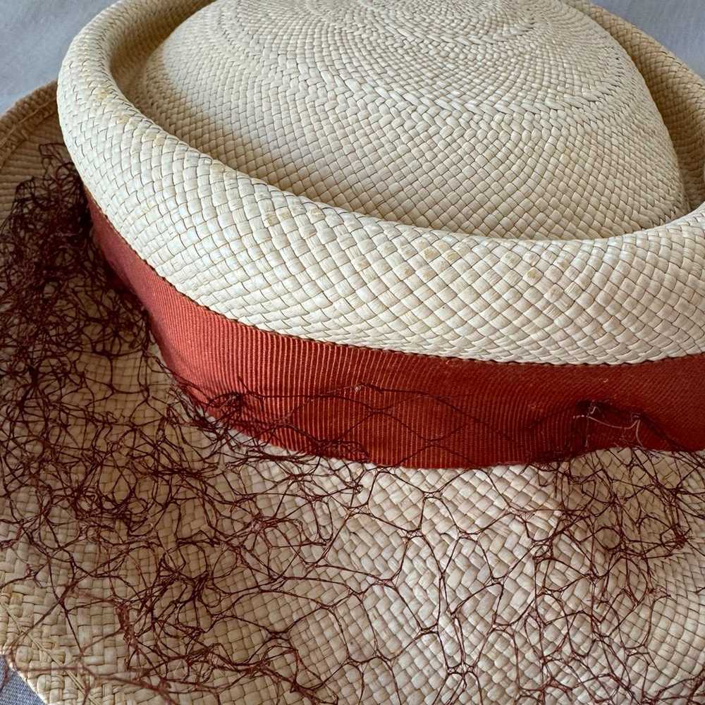 Vintage 1940’s Women’s Hat Woven with Brown Netti… - image 4