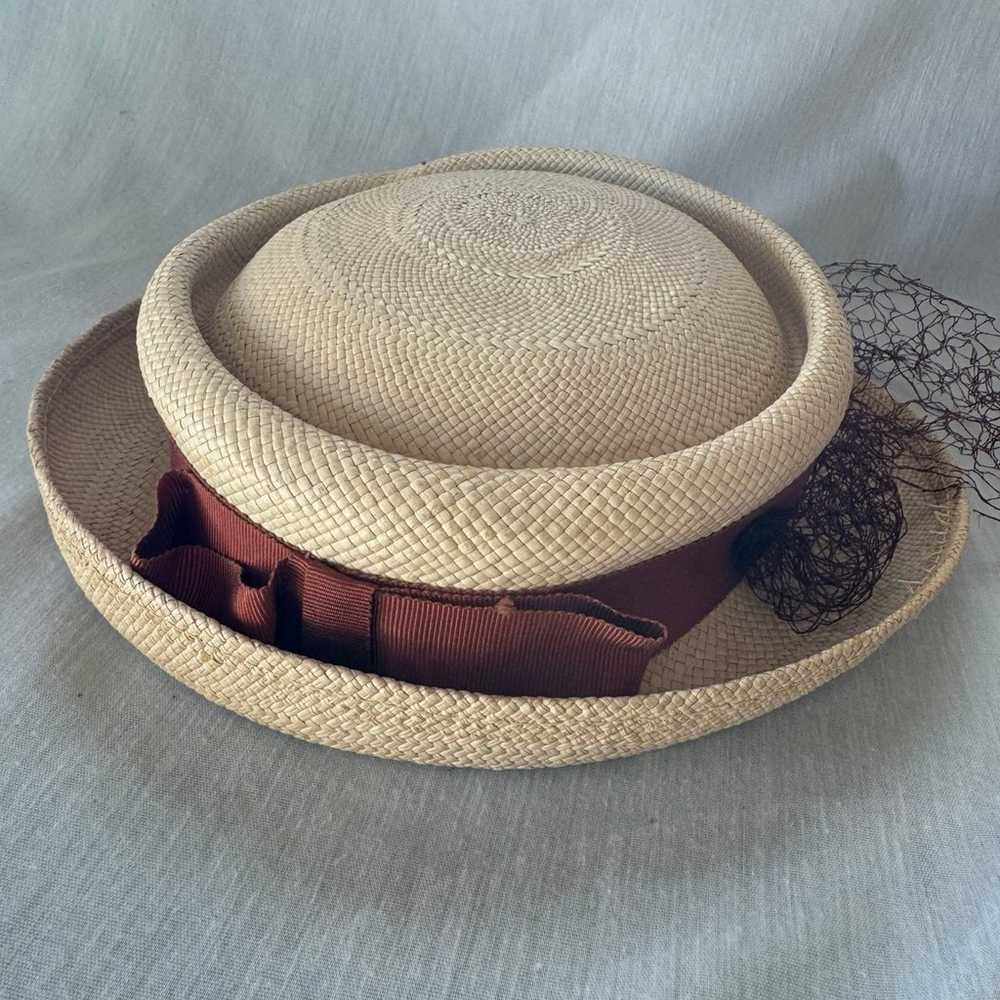 Vintage 1940’s Women’s Hat Woven with Brown Netti… - image 5