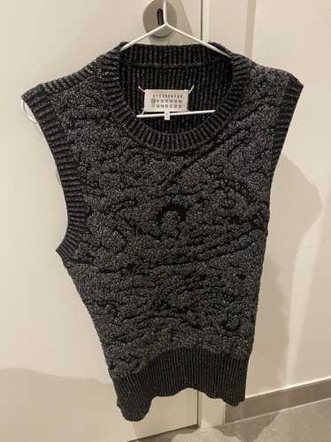 トップス Maison Margiela DESTROYED KNIT VEST S Maison Margiela - Distressed Sweater Vest | HBX - Globally