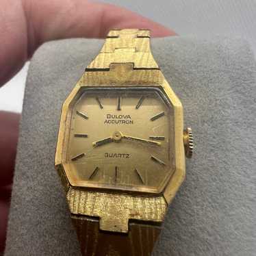 Vintage Ladies Bulova Accutron Watch