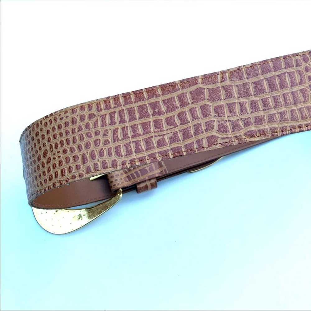 Pearl Vintage Embossed Leather Belt Med - image 4