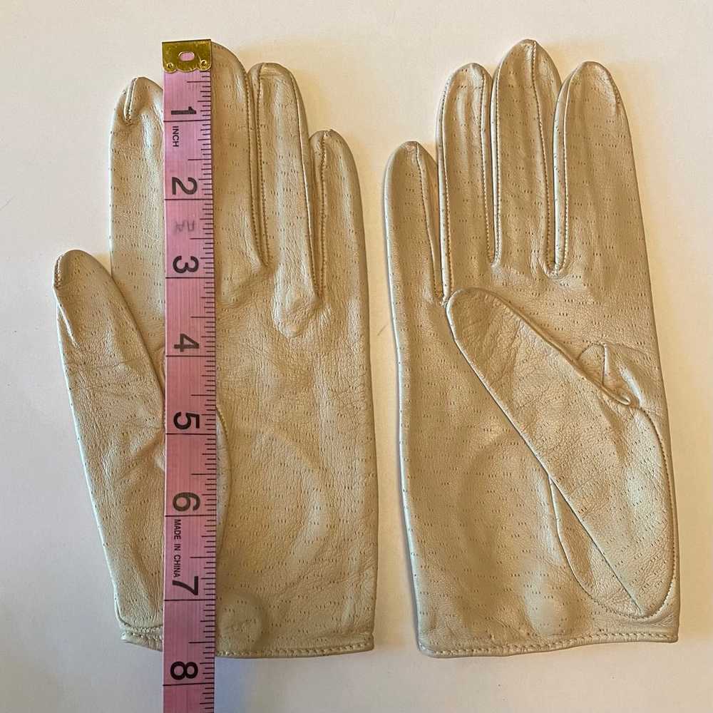 Vintage Morley gloves, estate piece, off white de… - image 4