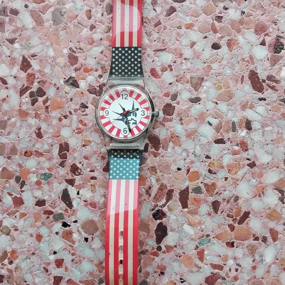 Vintage Patriotic USA Flag Statue of Liberty Watch - image 1