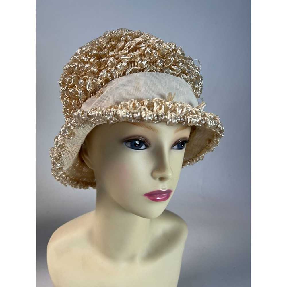 Vintage 1960s Beige Straw Cloche Hat With Ribbon … - image 10