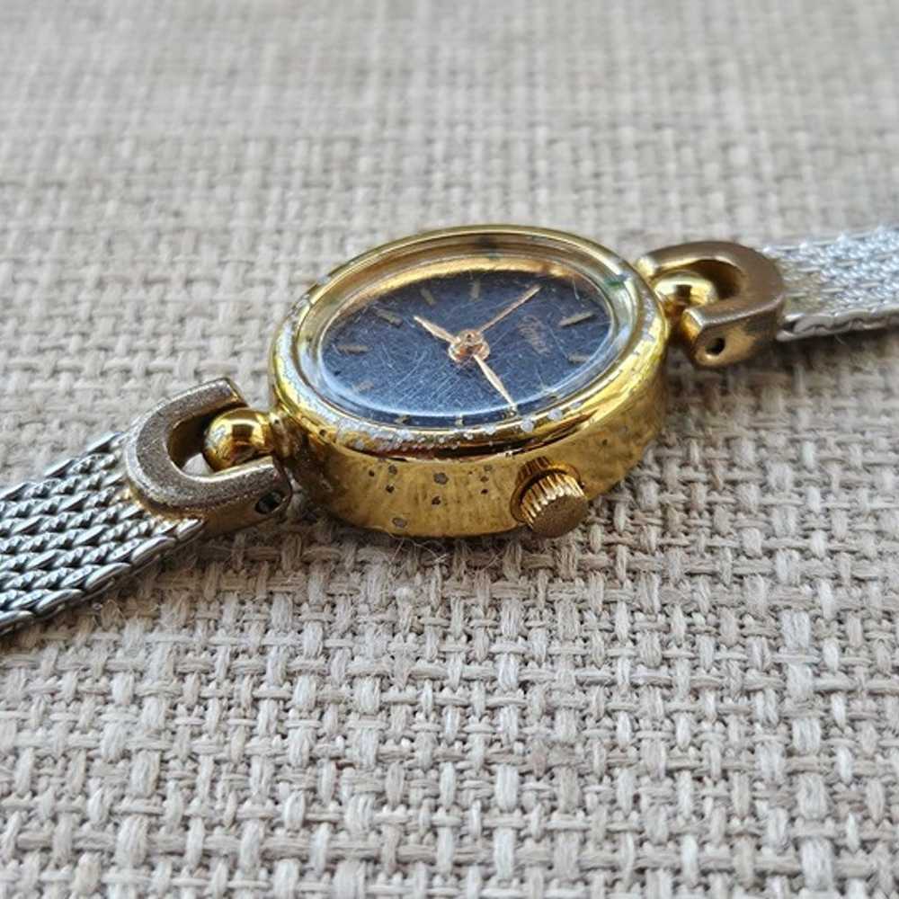 Timex Vintage Wristwatch Gold Tone Case Quartz An… - image 4