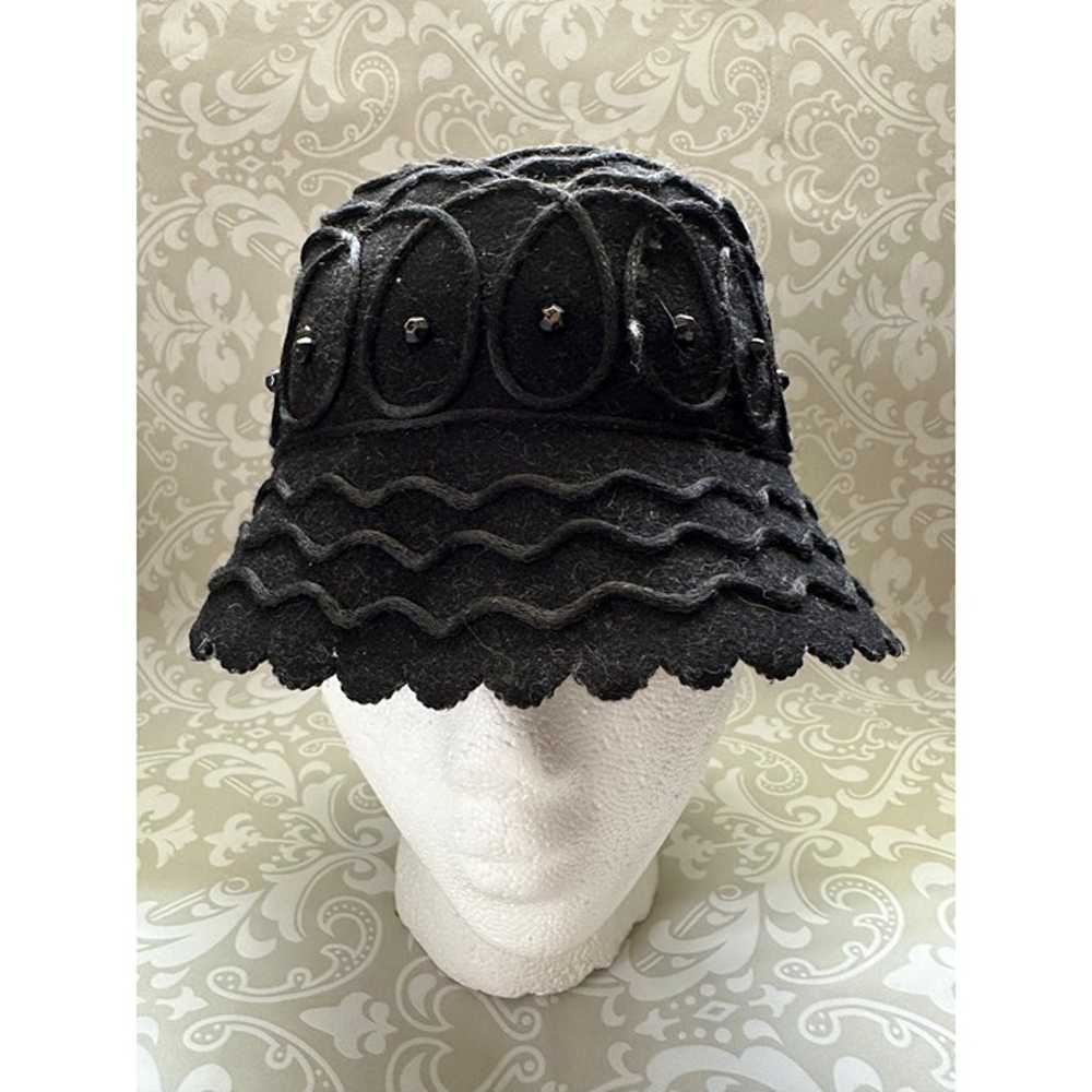 Vintage Black Glamour Felts Wool Cloche Flapper H… - image 1