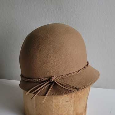 Vintage Doeskins tan wool cloche hat