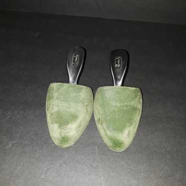 VTG. PAIR OF GREEN VELVET LADIES  SHOE TREE & HOR… - image 1