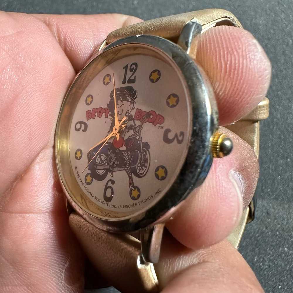 Vintage 1994 Ladies Betty Boop Quartz Watch King … - image 3