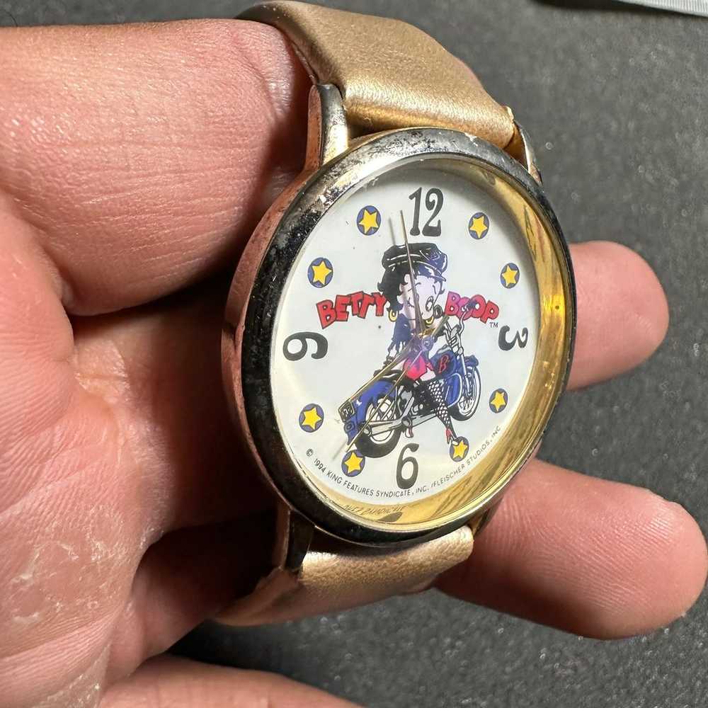 Vintage 1994 Ladies Betty Boop Quartz Watch King … - image 4