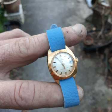 Vintage ladies mechanical Timex watch - image 1