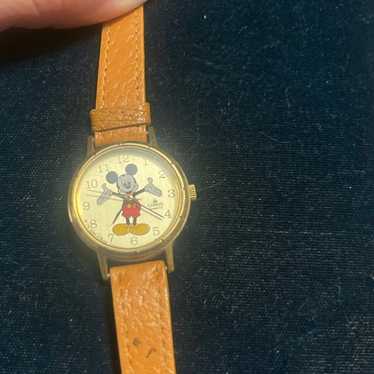 lorus watch vintage Mickey Mouse Walt Disney Compa